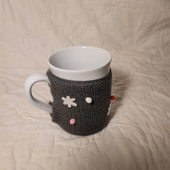Threshold Coffee Sweater Mug, Christmas Design, Reindeer Snowflakes - Picture 3 of 4